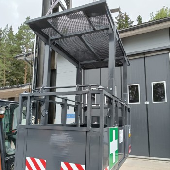 Cesta portaoperarios de hierro para grúas torre para 4