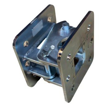 Coupling system between the man basket and the articulated crane