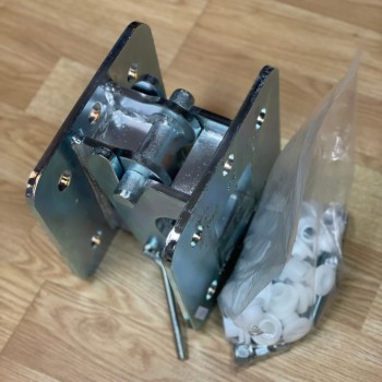 Coupling system between the man basket and the articulated crane